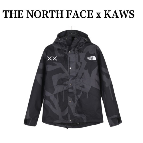 Colthes The North Face x Kaws 2
