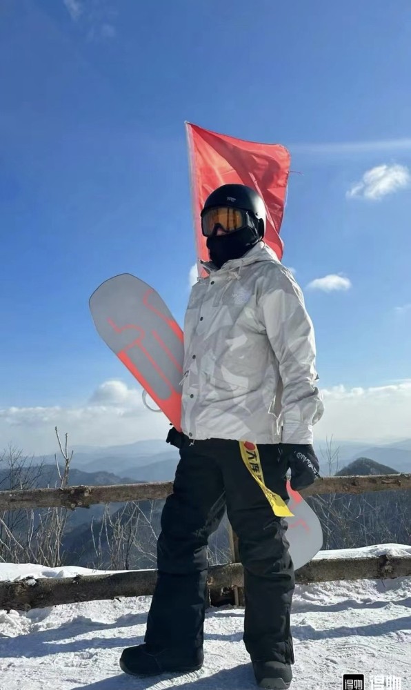 Colthes The North Face x Kaws 1