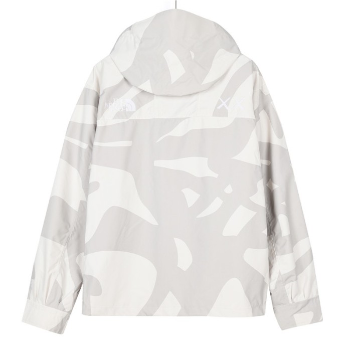 Colthes The North Face x Kaws 1