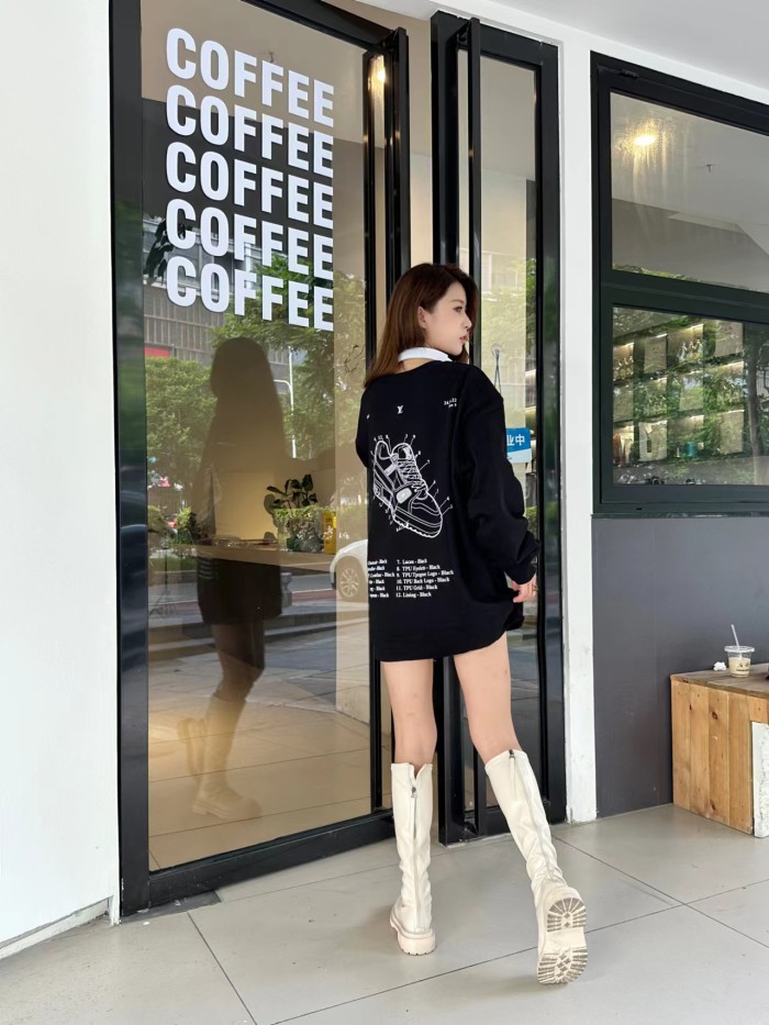 Clothes LOUIS VUITTON 844