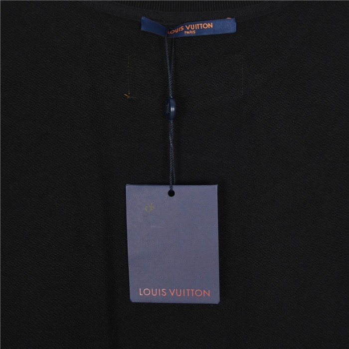 Clothes LOUIS VUITTON 846