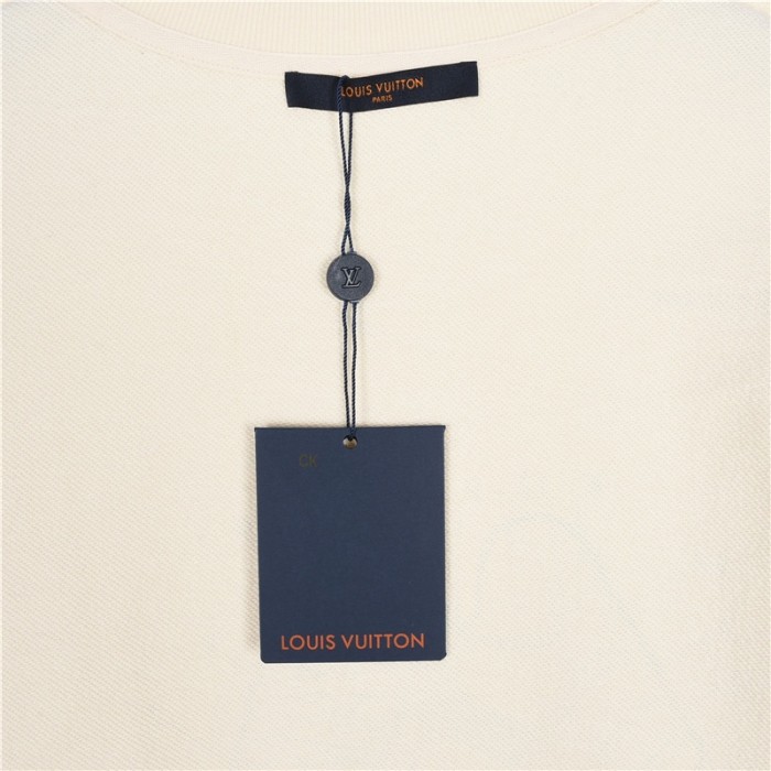 Clothes LOUIS VUITTON 845