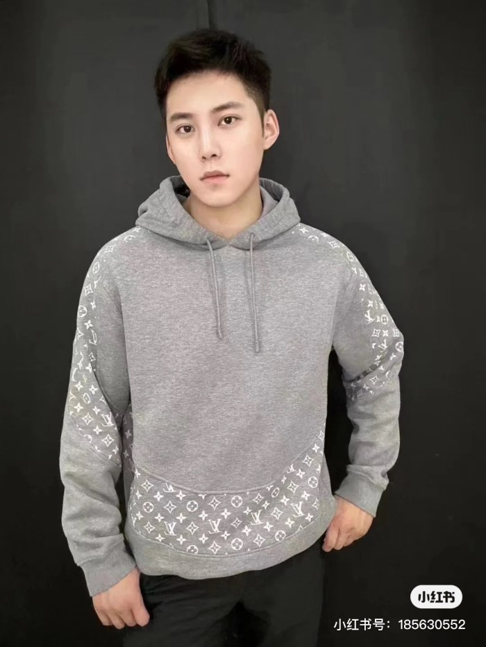 Clothes LOUIS VUITTON 843