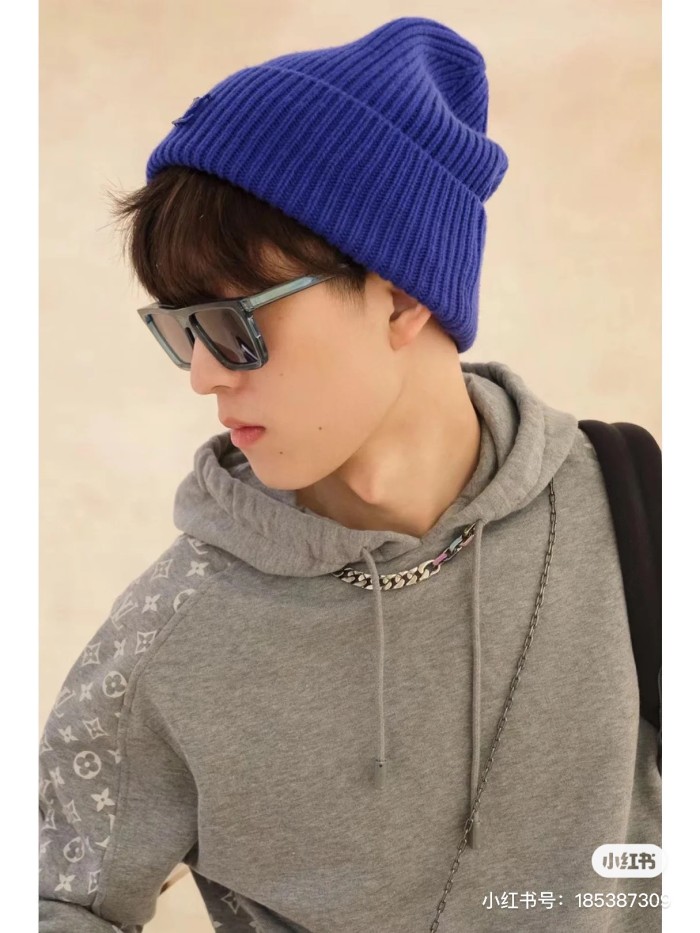 Clothes LOUIS VUITTON 843