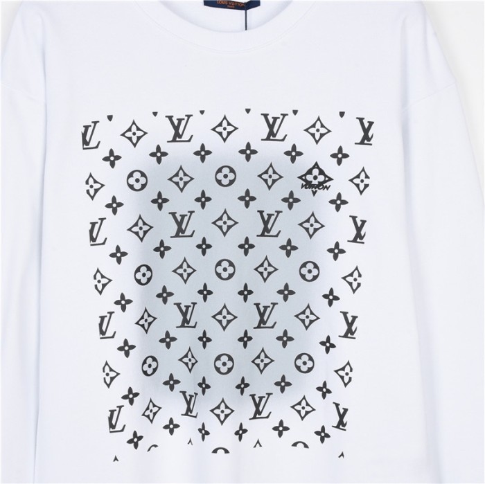 Clothes LOUIS VUITTON 850