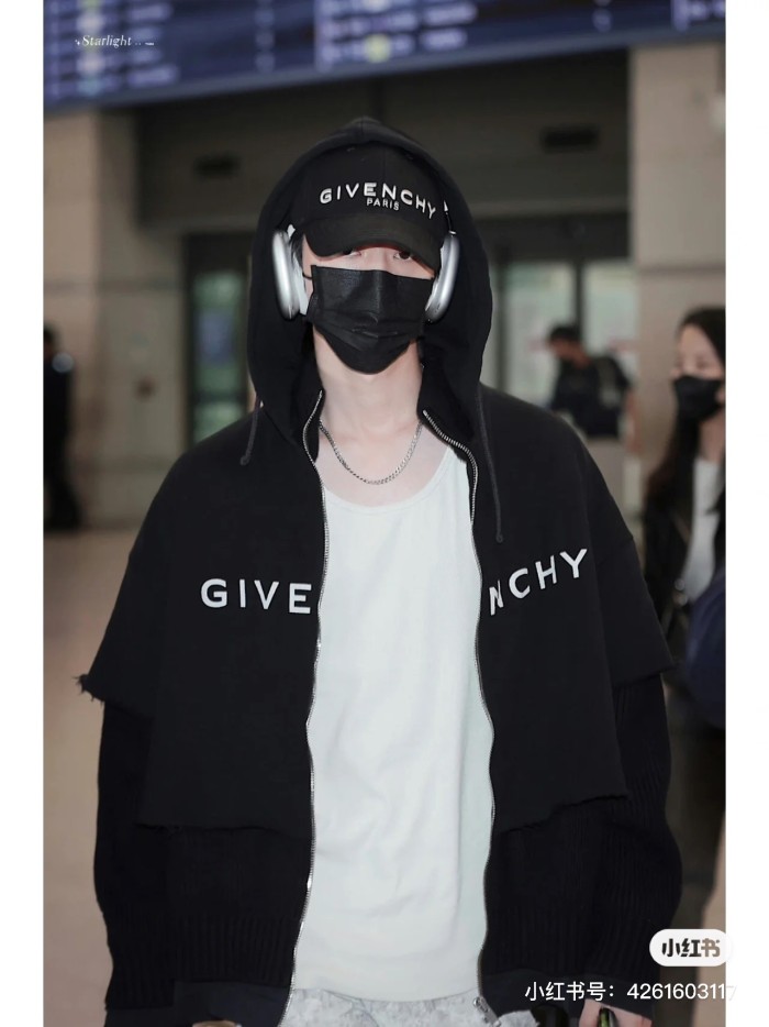 Clothes Givenchy 221