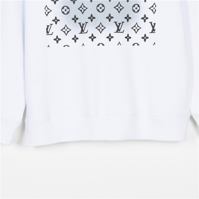 Clothes LOUIS VUITTON 850