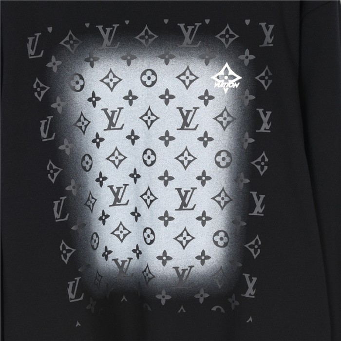 Clothes LOUIS VUITTON 849