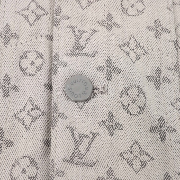 Clothes LOUIS VUITTON 852