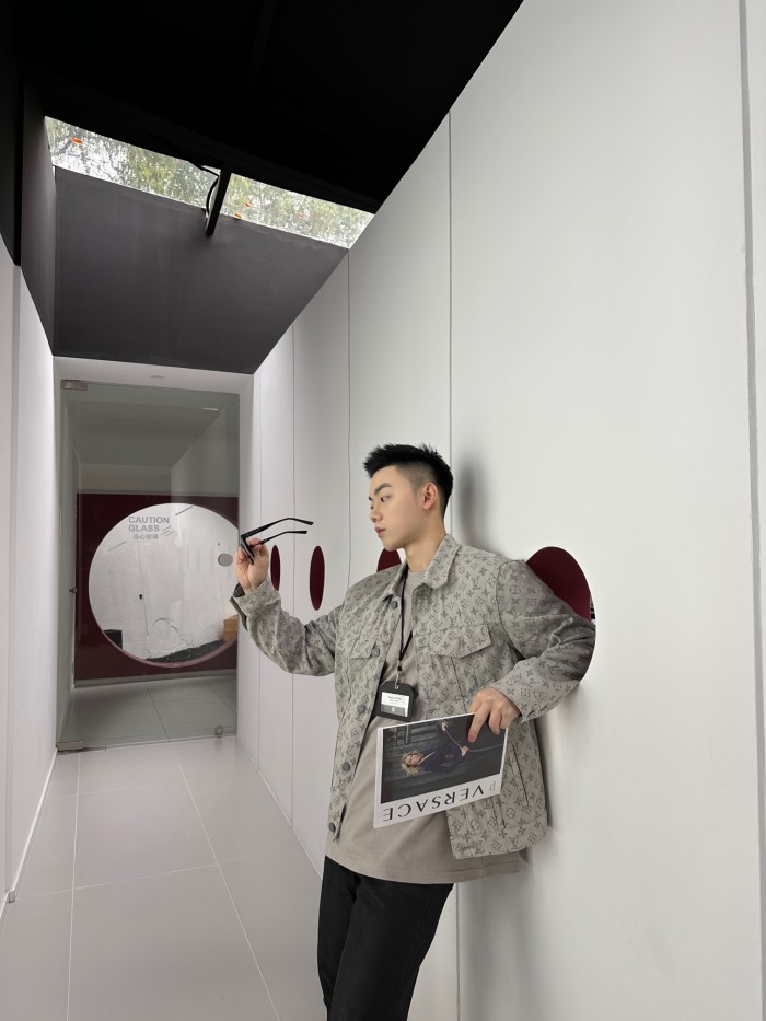 Clothes LOUIS VUITTON 852