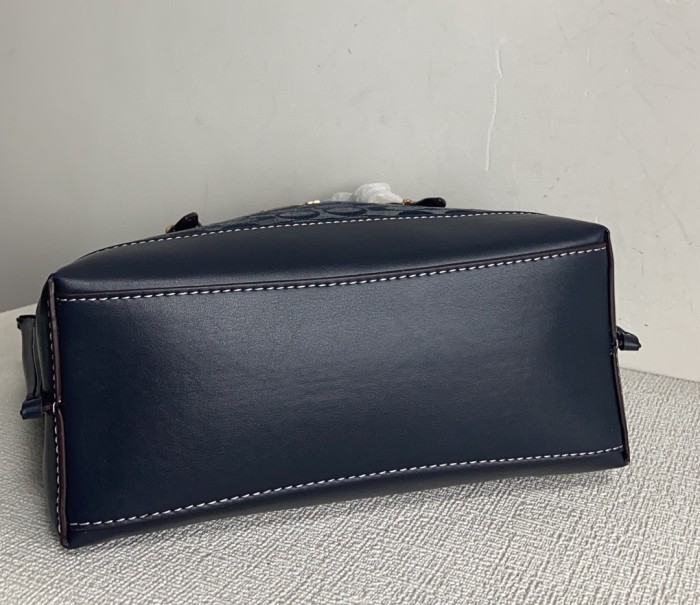 Coach CH228 size:25*19*11