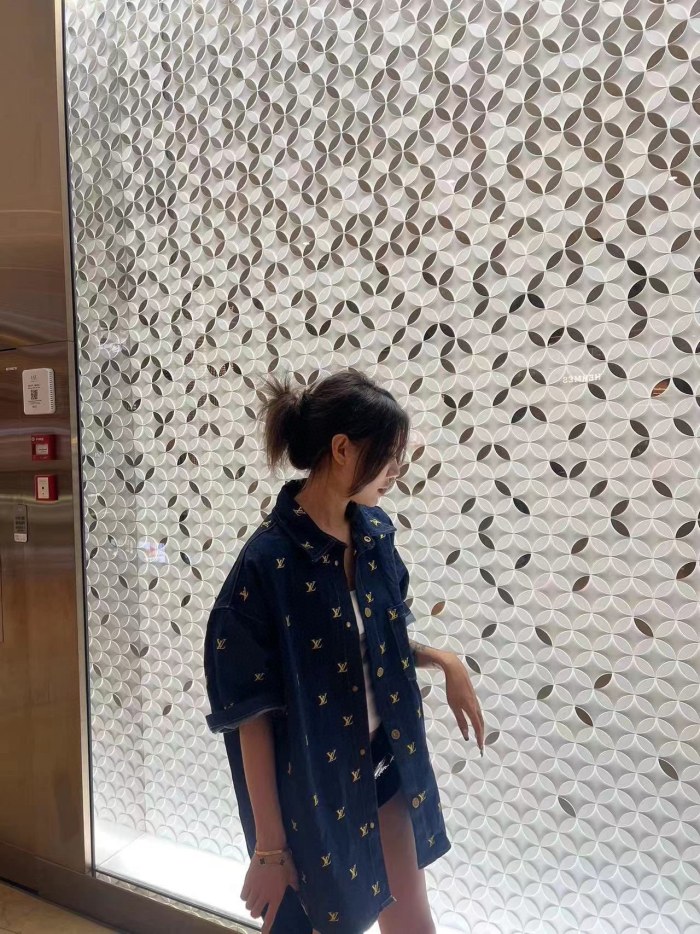Clothes LOUIS VUITTON 858