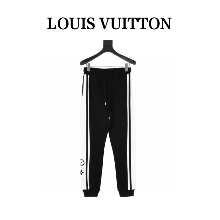 Clothes LOUIS VUITTON 853
