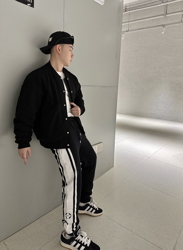 Clothes LOUIS VUITTON 853