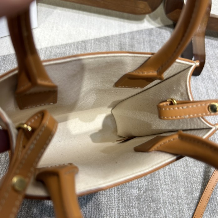 Handbags CELIN Triomphe Mini Cabas 193302 size:17-21-4 cm