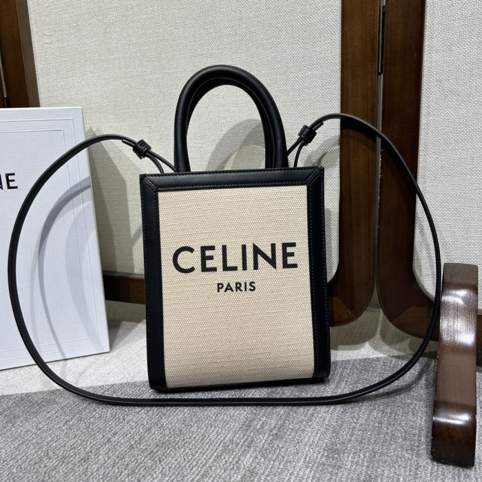 Handbags CELIN Triomphe Mini Cabas 193302 size:17-21-4 cm