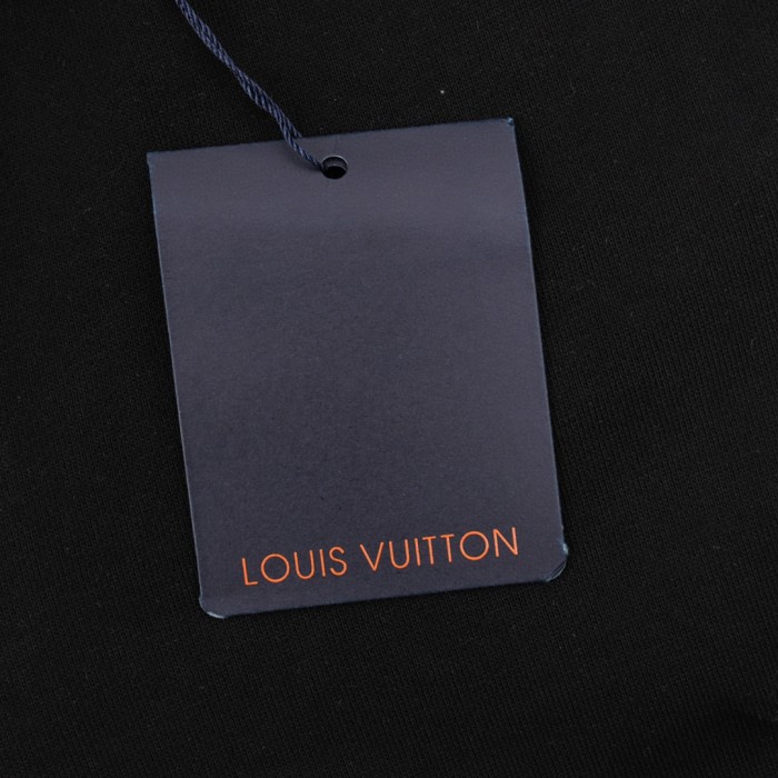 Clothes LOUIS VUITTON 854
