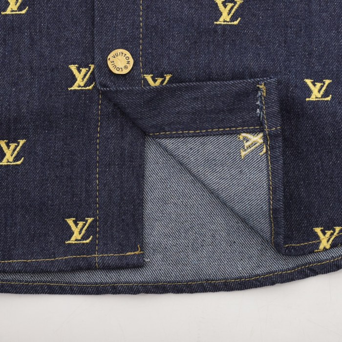 Clothes LOUIS VUITTON 858