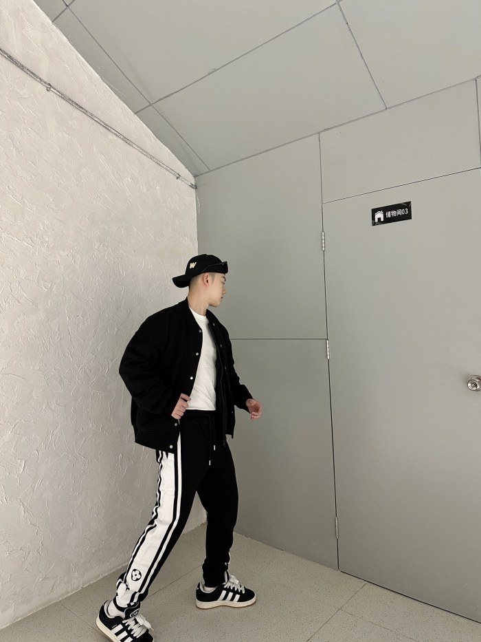 Clothes LOUIS VUITTON 853