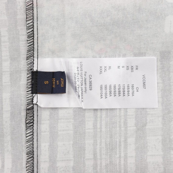 Clothes LOUIS VUITTON 857