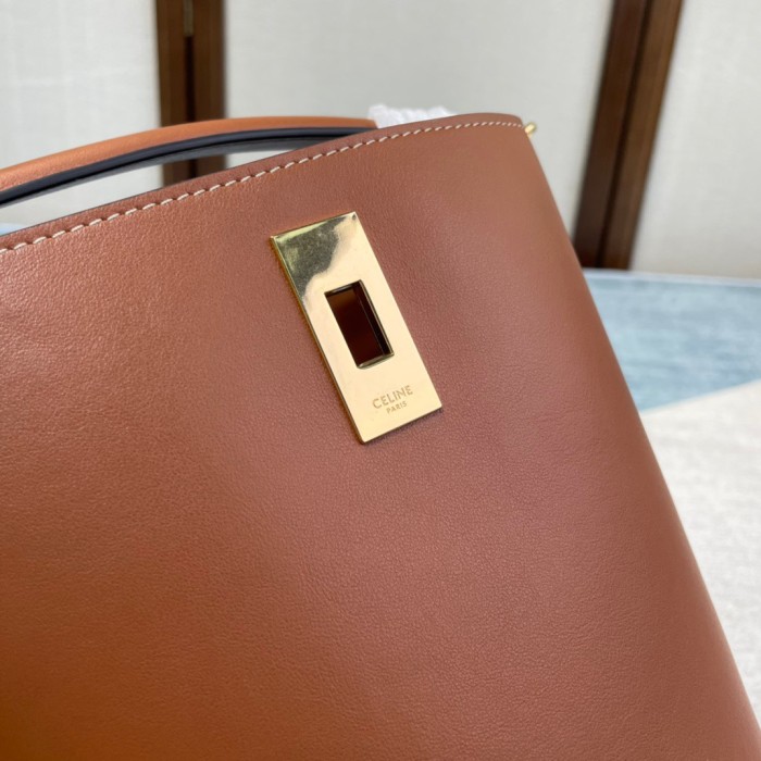 Handbags CELIN TEEN BUCKET 16 197573 size:16 X 18 X 16 cm