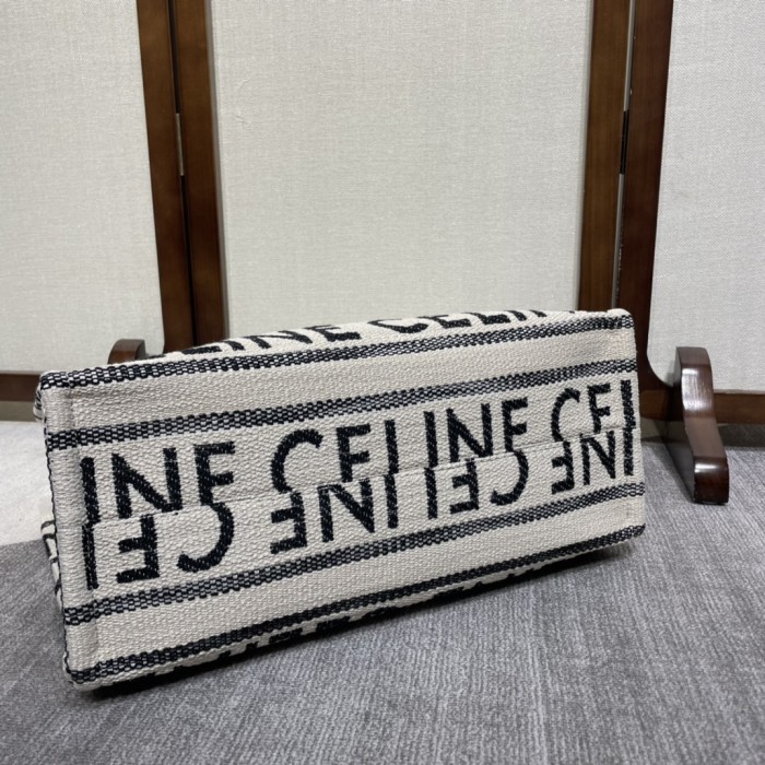 Handbags Chloe CABAS THAIS 196762 size:41 X 28 X 17 cm