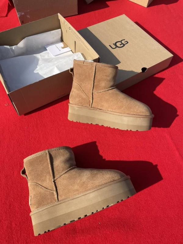 UGG Sneaker 66