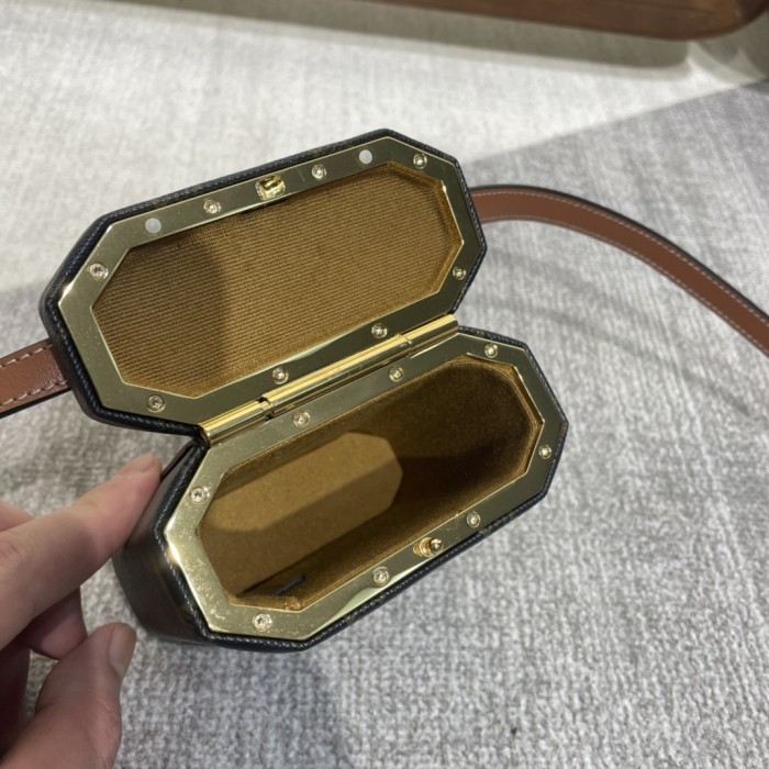 Handbags CELIN LOCK TRIOMPHE 199602 size:11 X 10 X 5 cm