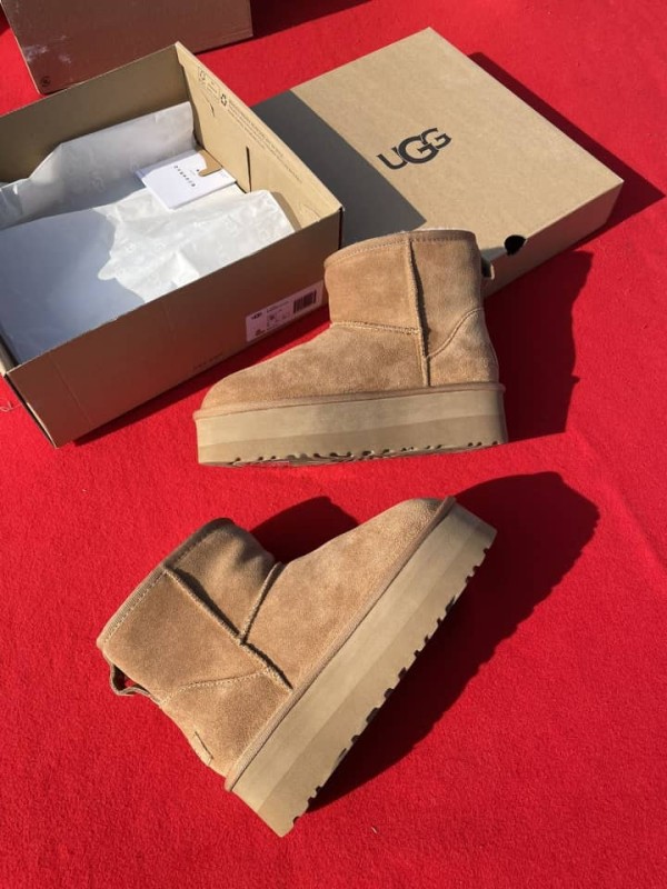 UGG Sneaker 66