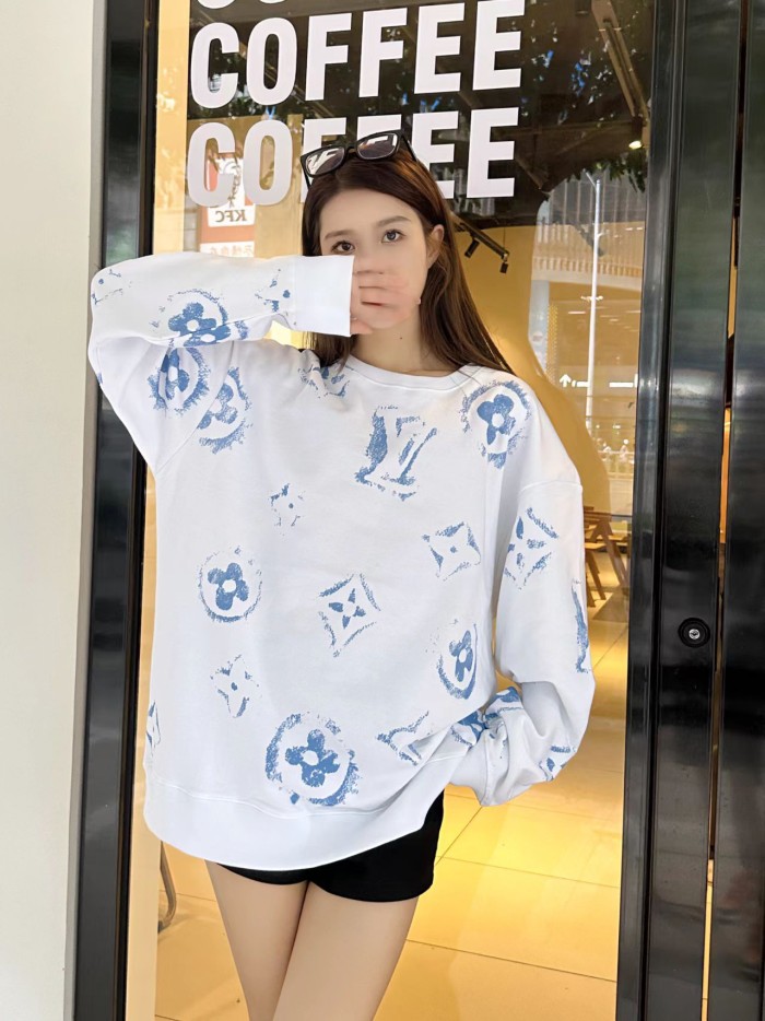 Clothes LOUIS VUITTON 860