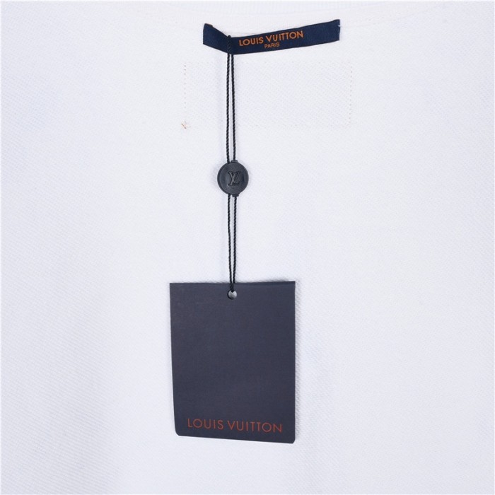 Clothes LOUIS VUITTON 860