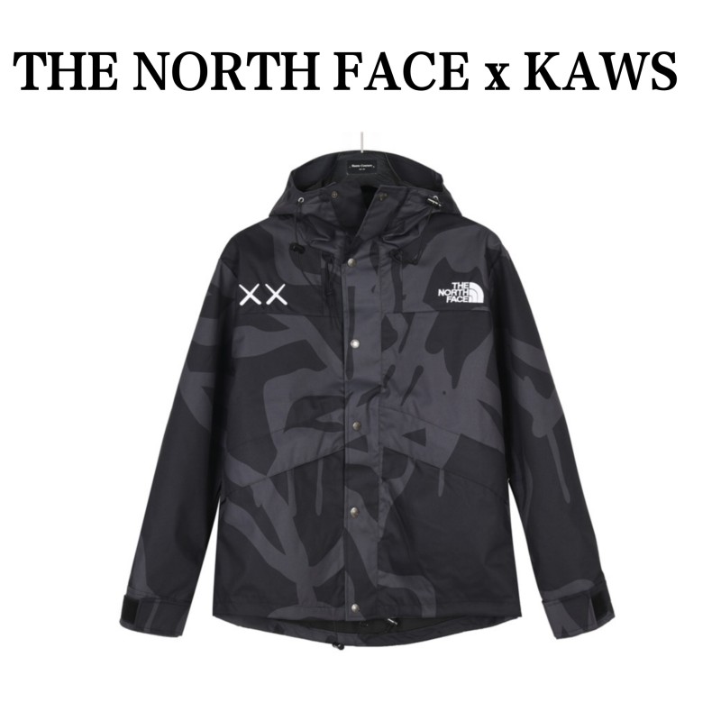 Colthes The North Face x Kaws 3