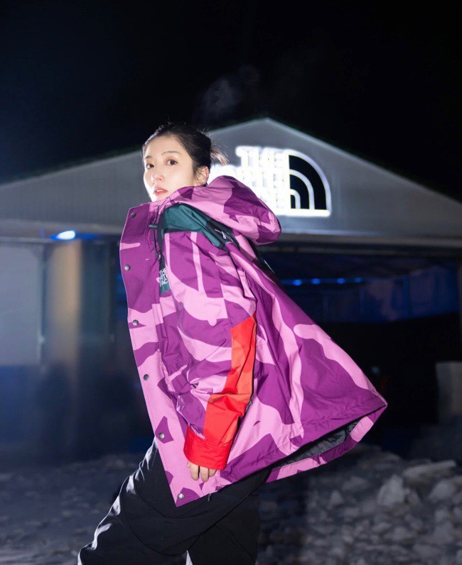 Colthes The North Face x Kaws 4