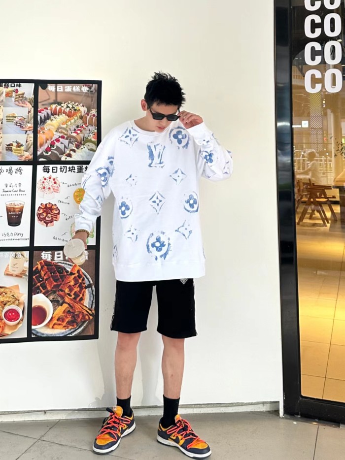 Clothes LOUIS VUITTON 860