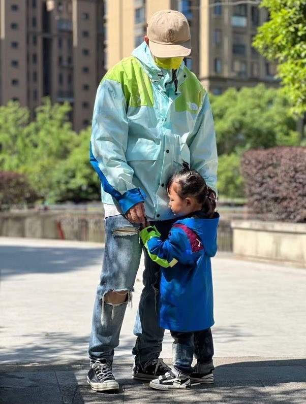 Colthes The North Face x Kaws 6