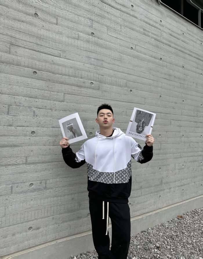 Clothes LOUIS VUITTON 868