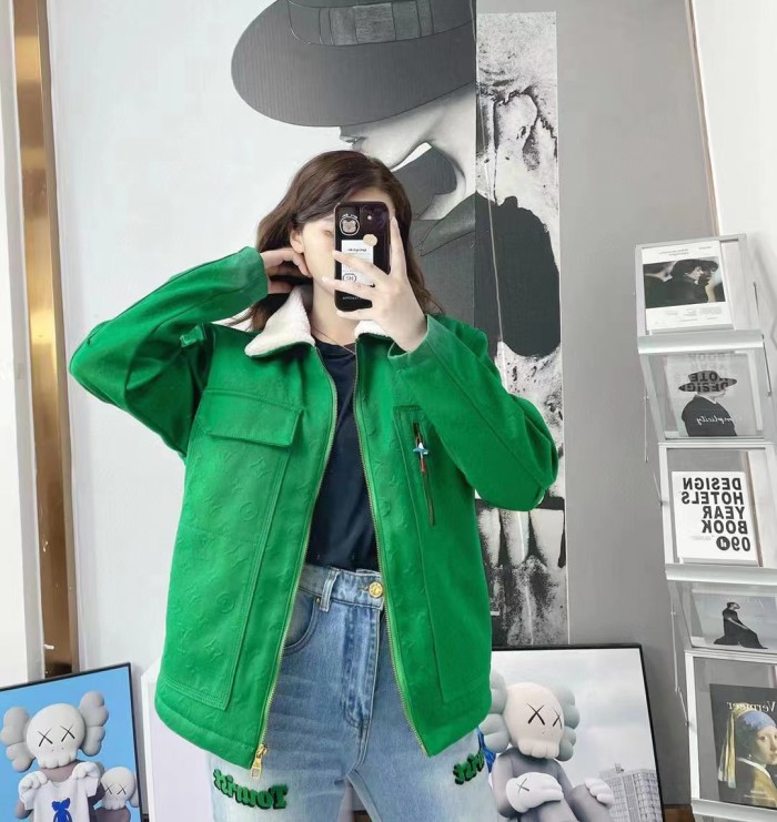 Clothes LOUIS VUITTON 862