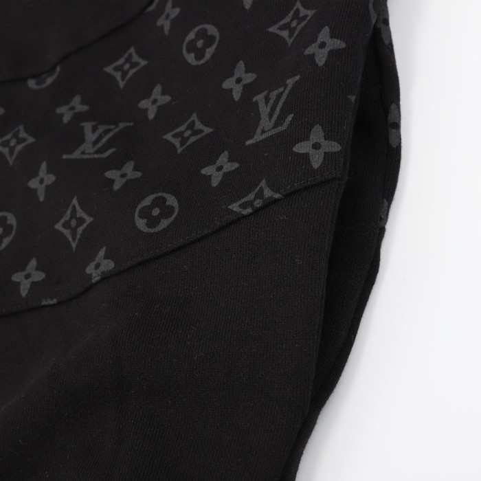 Clothes LOUIS VUITTON 867