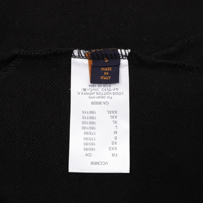 Clothes LOUIS VUITTON 867