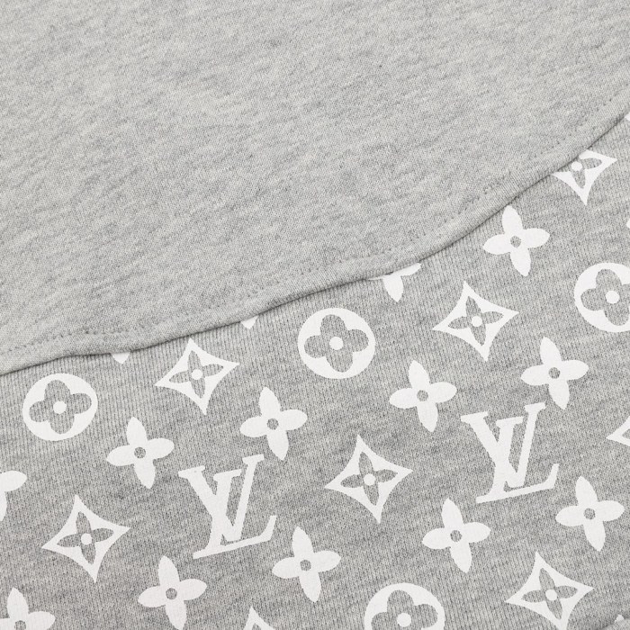 Clothes LOUIS VUITTON 869