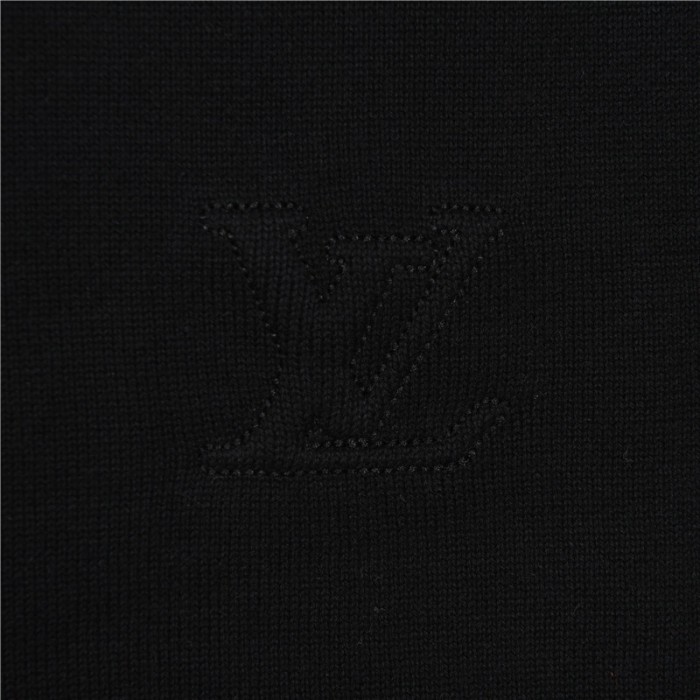 Clothes LOUIS VUITTON 863