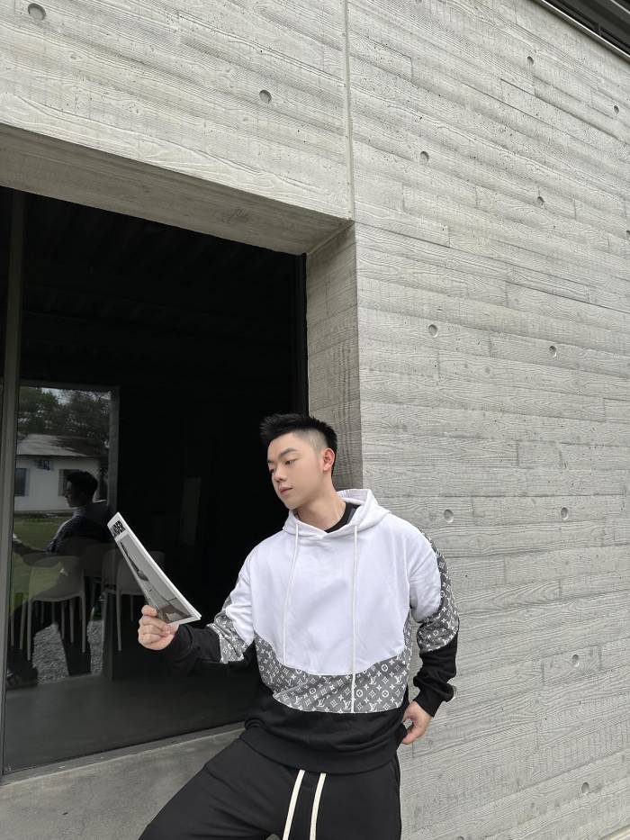 Clothes LOUIS VUITTON 868