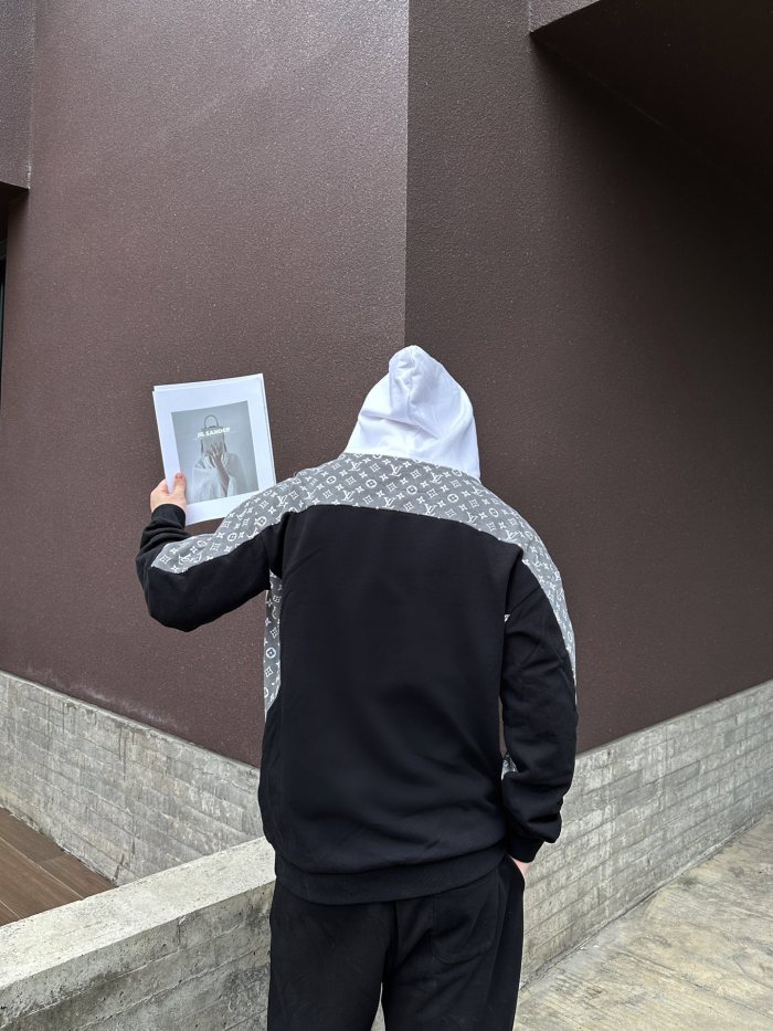 Clothes LOUIS VUITTON 868