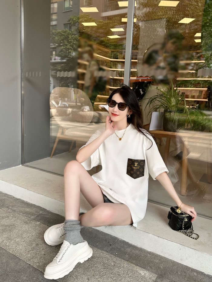 Clothes LOUIS VUITTON 875