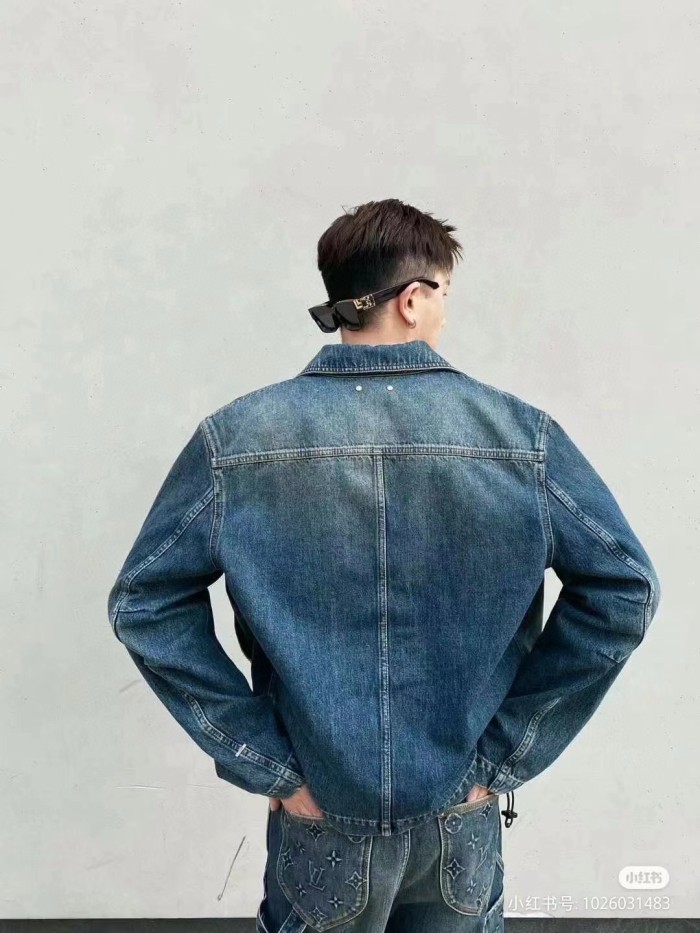 Clothes LOUIS VUITTON 870