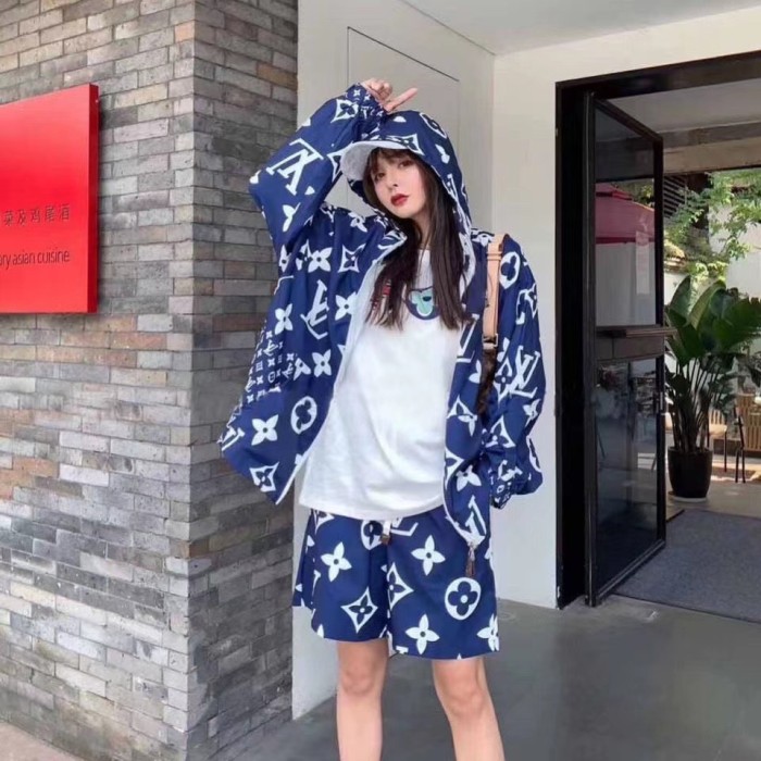 Clothes LOUIS VUITTON 873