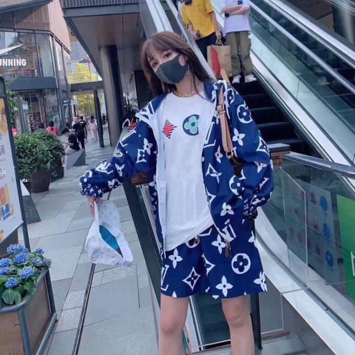 Clothes LOUIS VUITTON 873