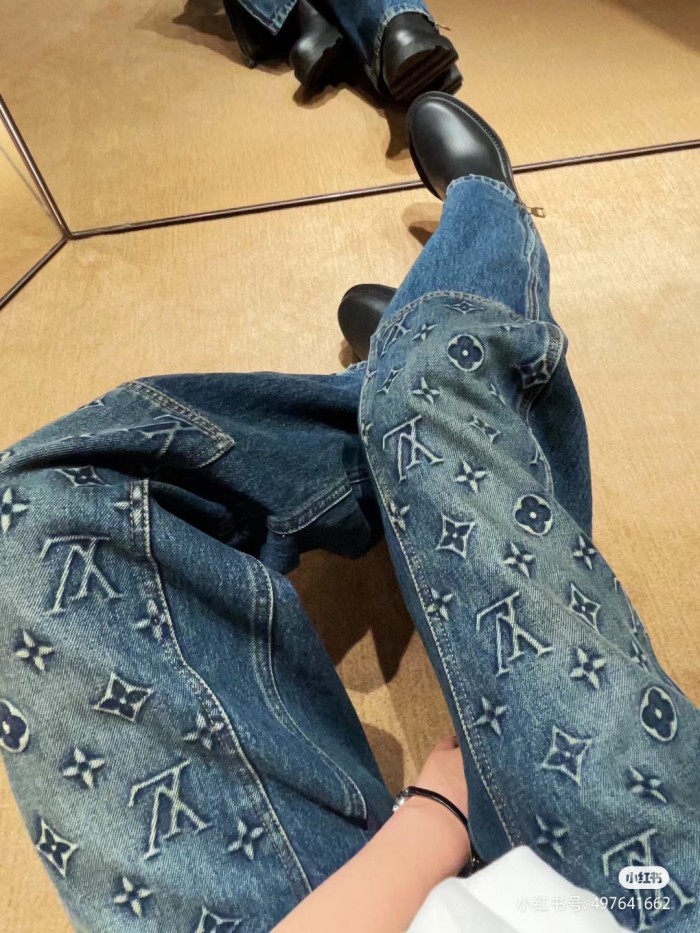 Clothes LOUIS VUITTON 871