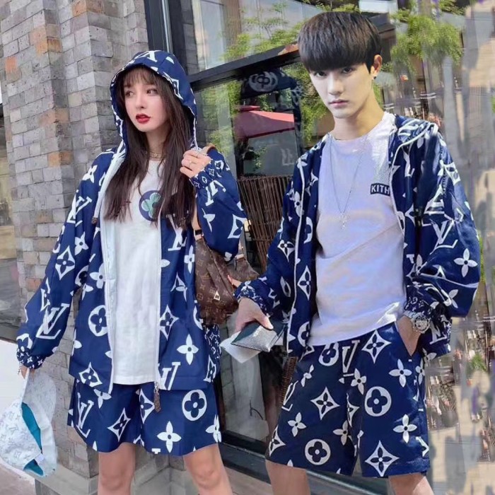 Clothes LOUIS VUITTON 872