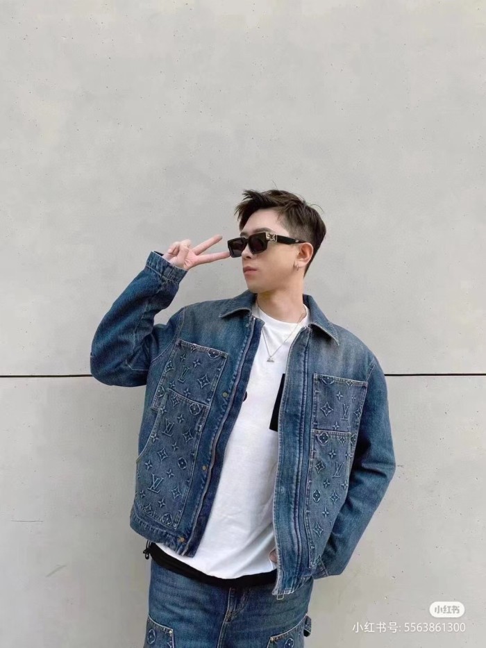 Clothes LOUIS VUITTON 870